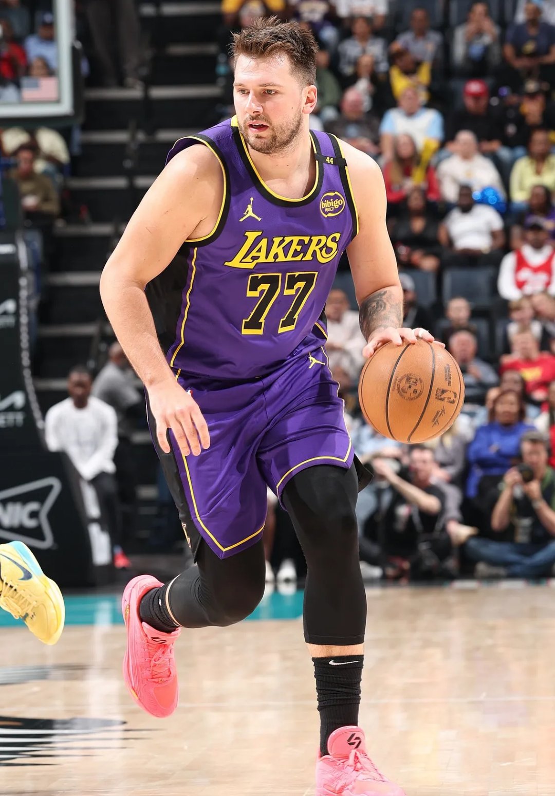 关于国际比赛日洛杉矶湖人队长鼓劲——NBA季后赛节点到来，质疑声仍在，纪律约束更严格的信息